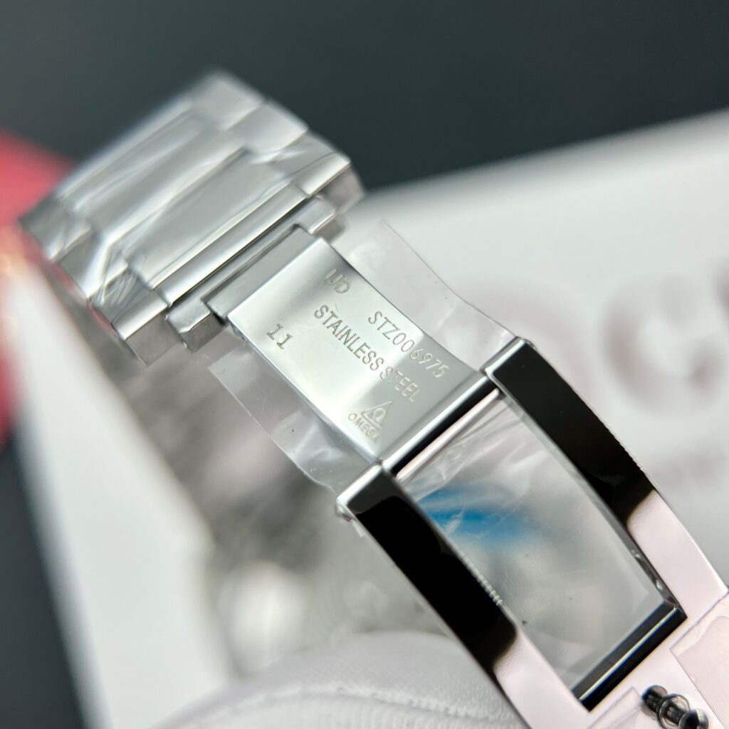 Omega Seamaster Ice Blue Replica Watches VS Factory (4)