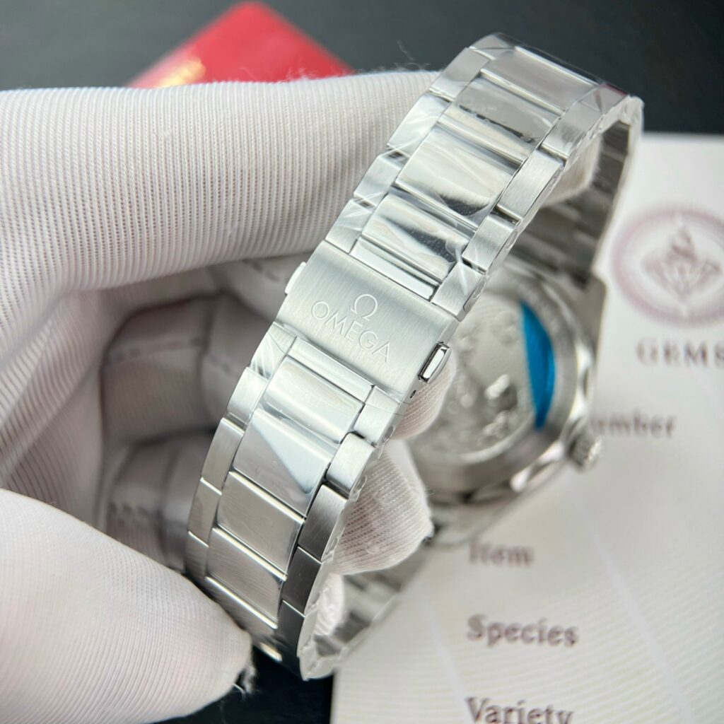 Omega Seamaster Ice Blue Replica Watches VS Factory (4)