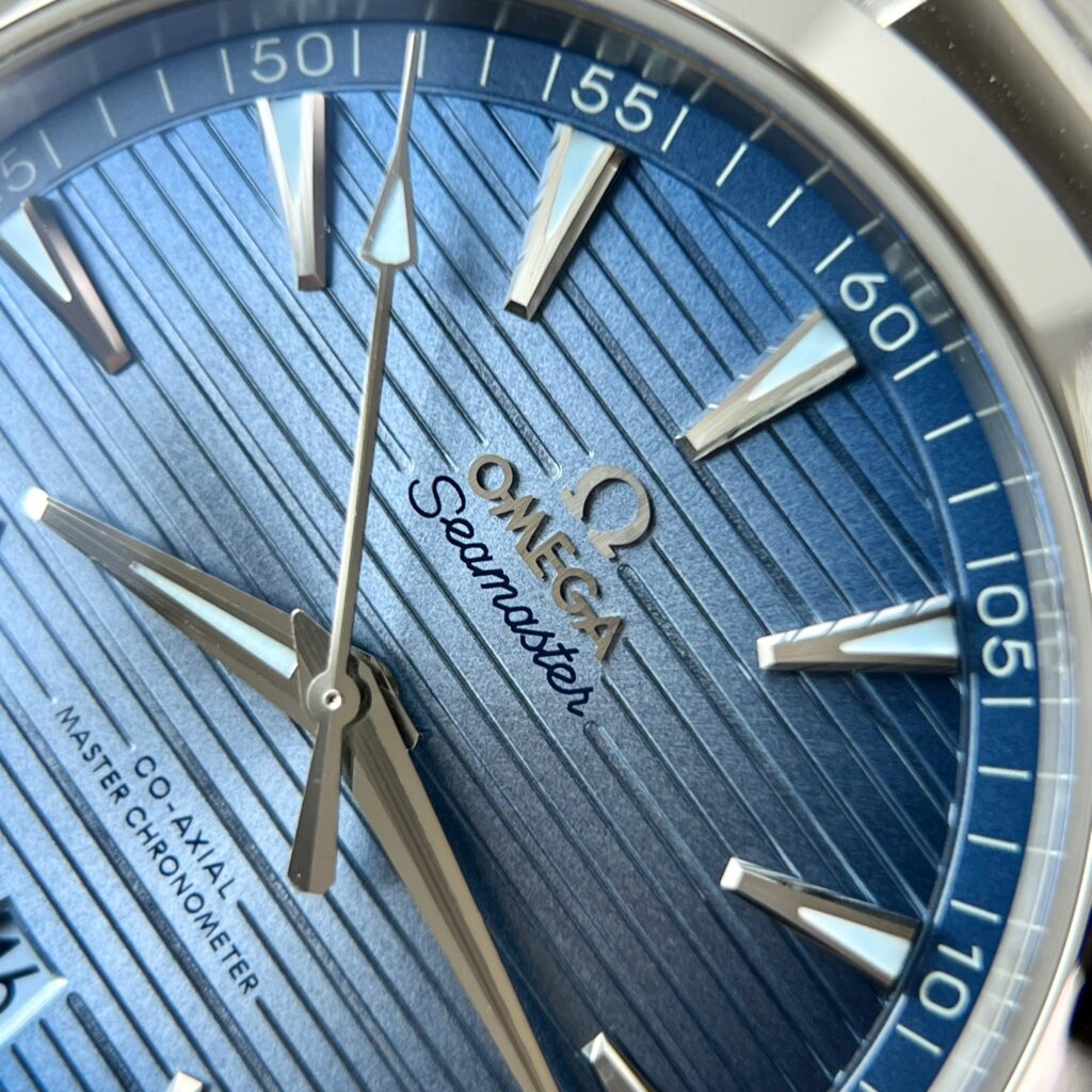 Omega Seamaster Ice Blue Replica Watches VS Factory (4)