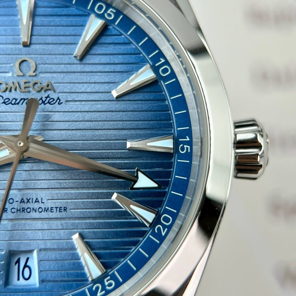 Omega Seamaster Ice Blue Replica Watches VS Factory (4)