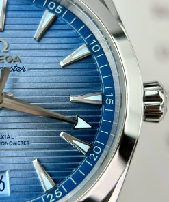 Omega Seamaster Ice Blue Replica Watches VS Factory (4)