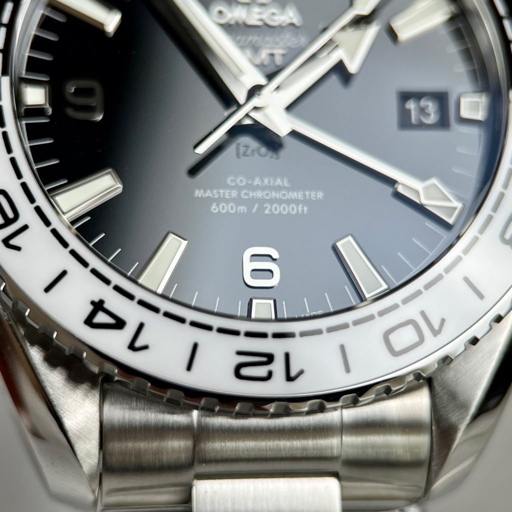 Omega Seamaster Planet Ocean 600M Replica Watches Black Dial VS Factory (1)