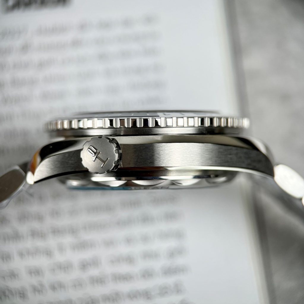 Omega Seamaster Planet Ocean 600M Replica Watches Black Dial VS Factory (1)