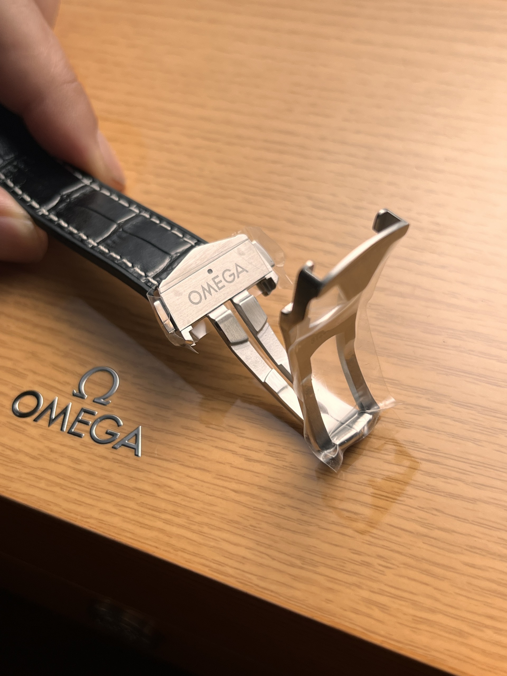 Omega Seamaster Planet Ocean 600M Replica Watches Men's 39 (7) Omega Seamaster Planet Ocean 600M Replica Watches Men's 39 (2)