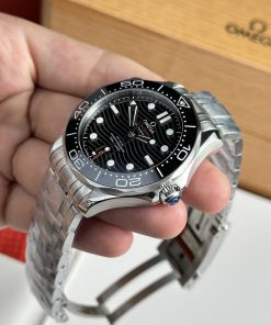 Omega Seamaster Replica Watches Black Dial VS Factory (5)