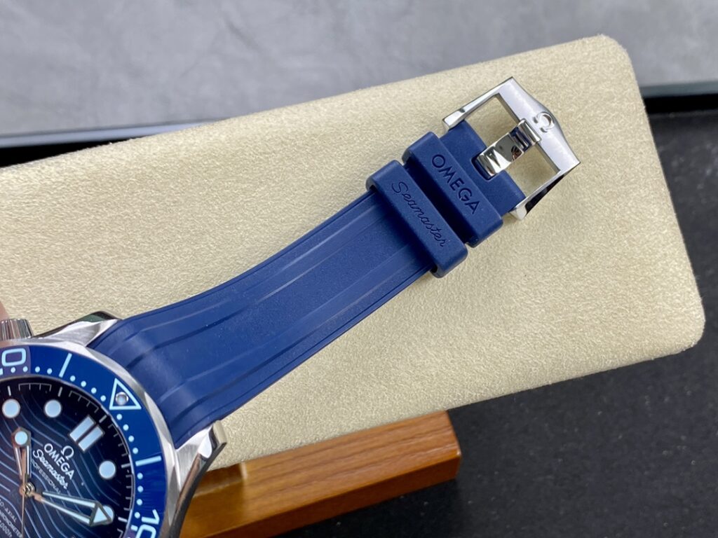 Omega Seamaster Summer Blue Fake Watches Best Quality VS Factory 42mm (9)