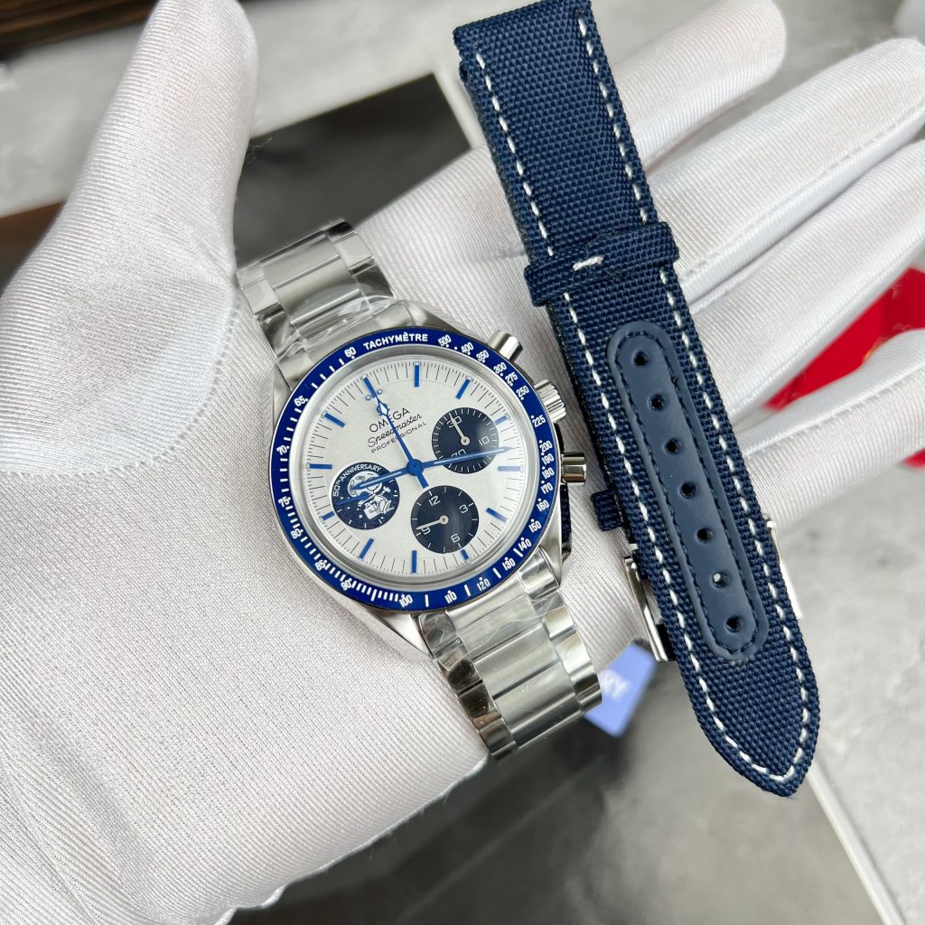 Omega Speed Master Snoopy Avard Replica Watches Best Quality 42mm (1)