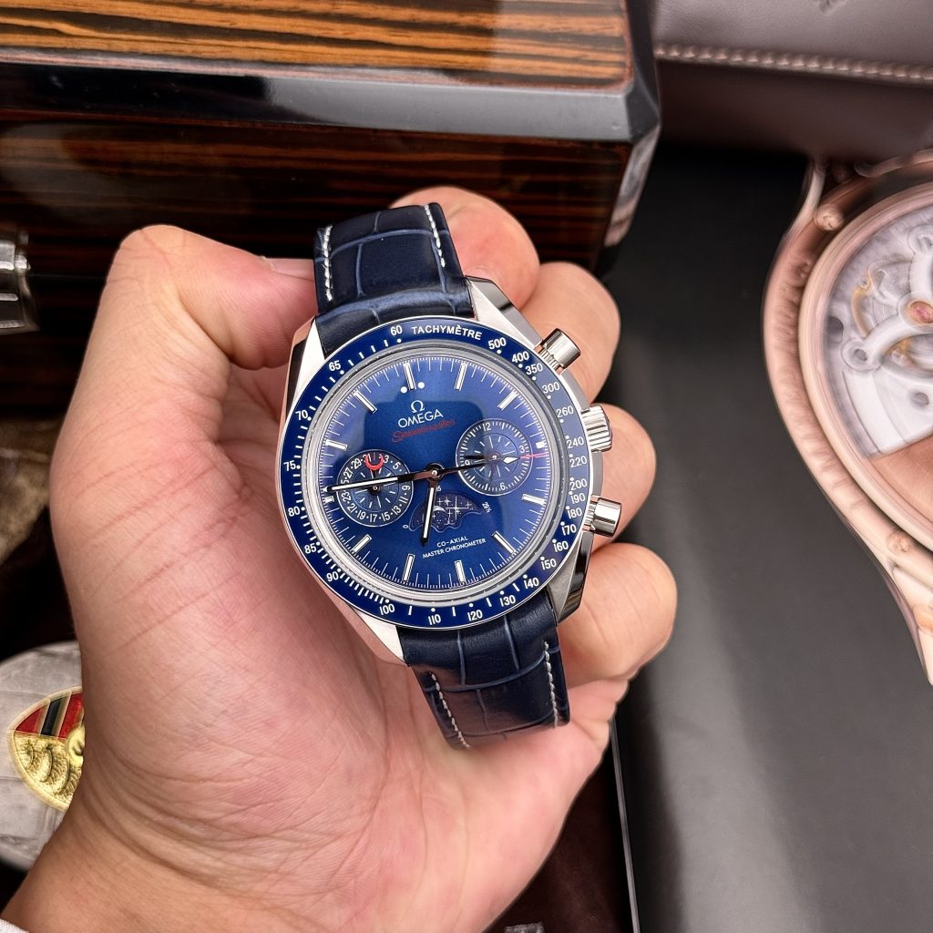 Omega Speedmaster Co-Axial Moonphase Blue Best Replica 44mm (5)