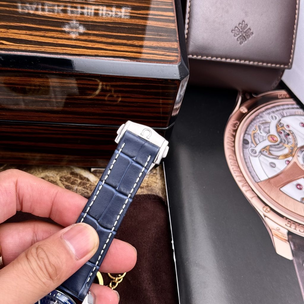 Omega Speedmaster Co-Axial Moonphase Blue Best Replica 44mm (5)