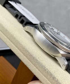 Panerai Submersible Bianco PAM02223 Replica Watches VS Factory 42mm (2)