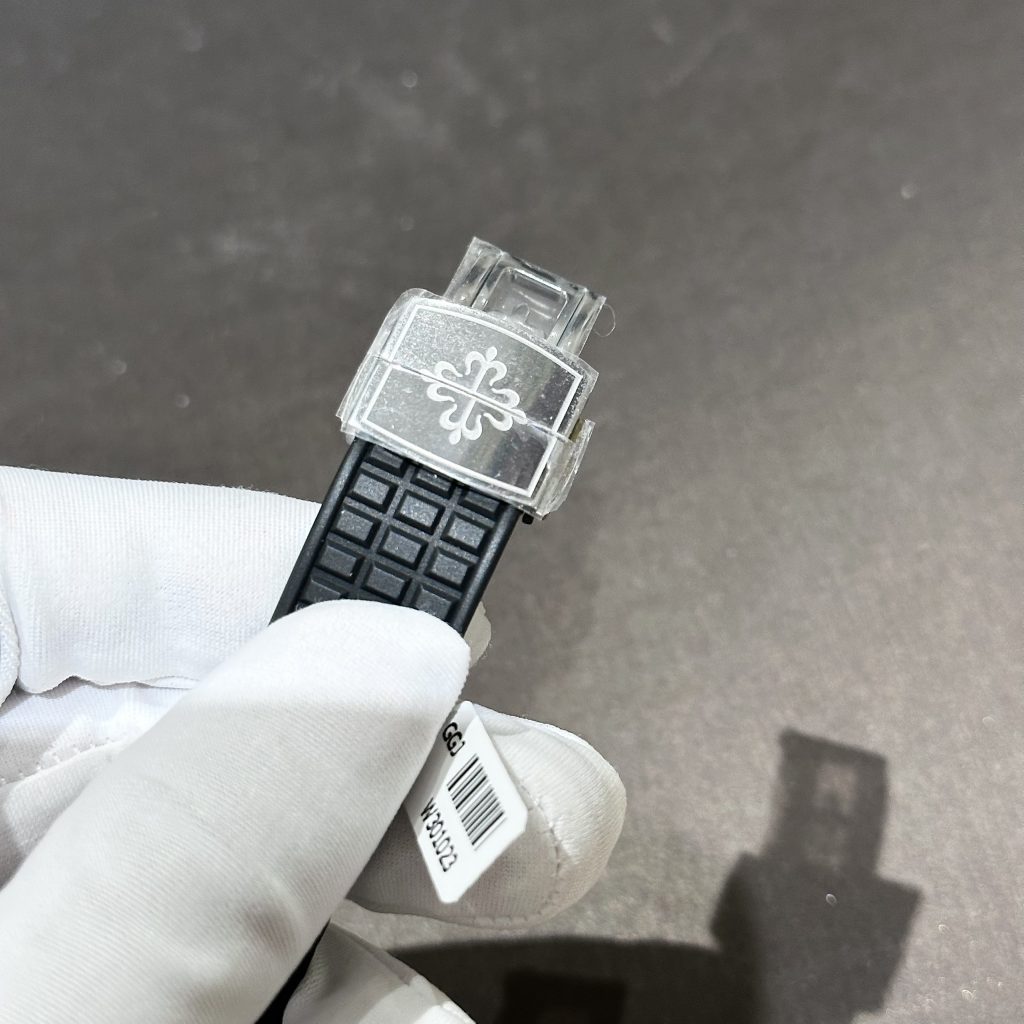 Patek Philippe Aquanaut 5067A Custom Moissanite Diamonds Black (1)