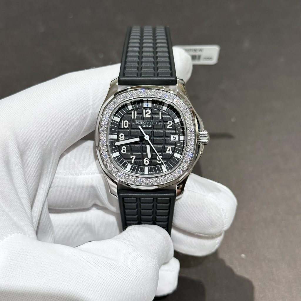 Patek Philippe Aquanaut 5067A Custom Moissanite Diamonds Black (1)