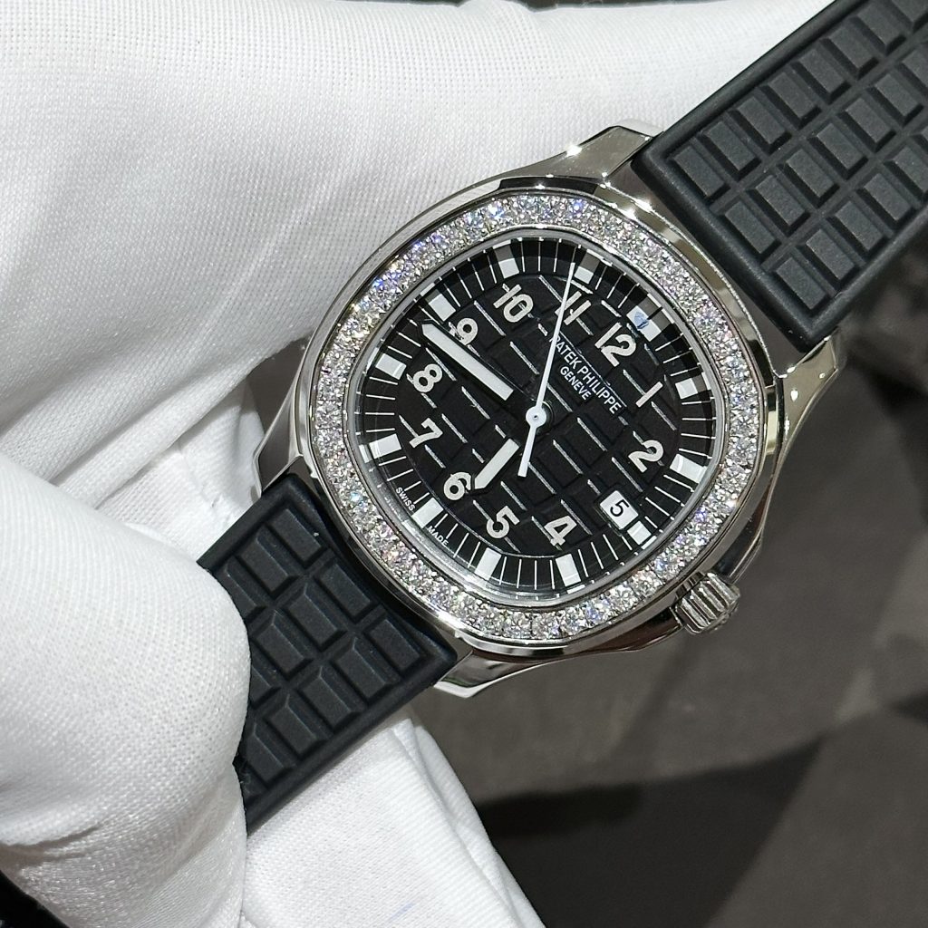 Patek Philippe Aquanaut 5067A Custom Moissanite Diamonds Black (1)