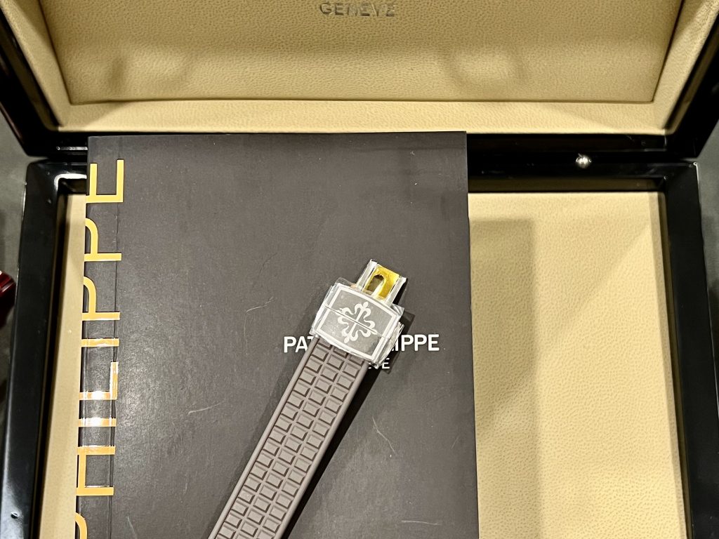 Patek Philippe Aquanaut 5067A Replica Watches Gray Color (5)