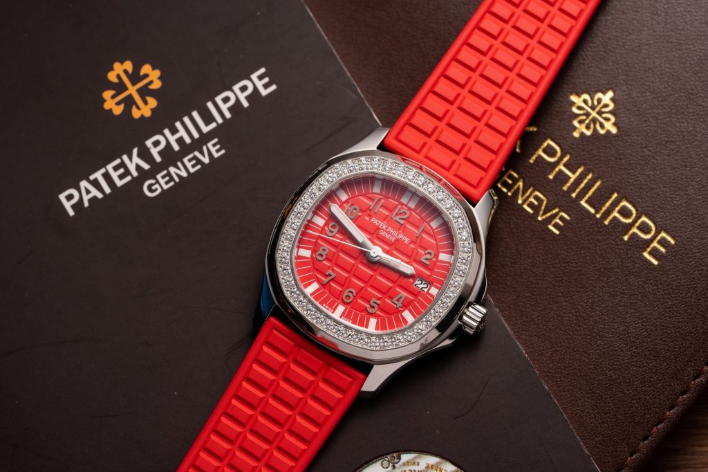Patek Philippe Aquanaut 5067G Replica Watches Red Rubber (4)
