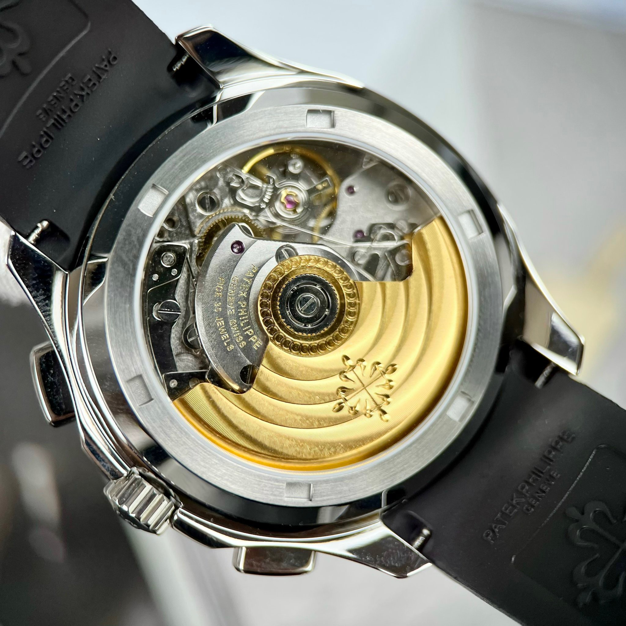 Patek Philippe Aquanaut 5164A Replica Watches Best Quality 40 (7) Patek Philippe Aquanaut 5164A Replica Watches Best Quality 40 (5)