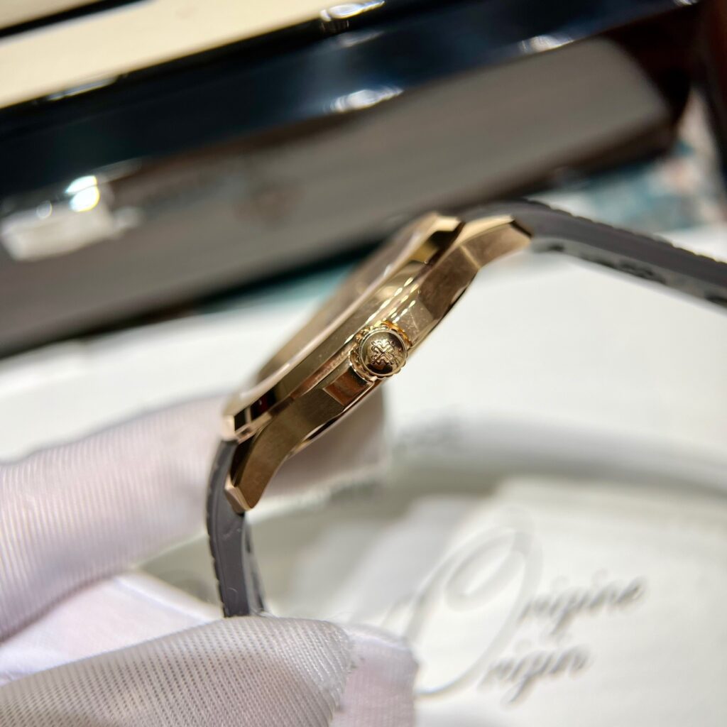 Patek Philippe Aquanaut 5167 18K Gold Wrapped Chocolate Dial 40mm (3)