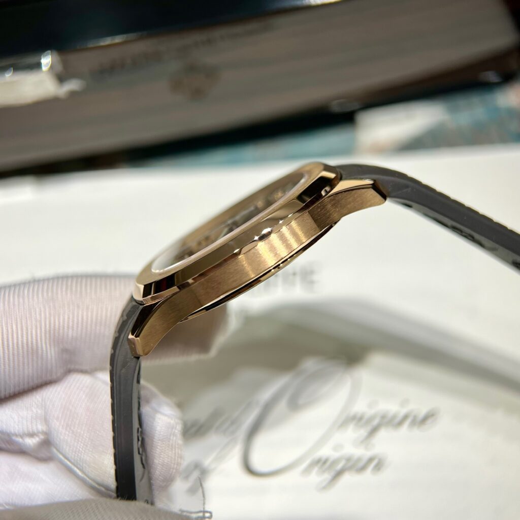 Patek Philippe Aquanaut 5167 18K Gold Wrapped Chocolate Dial 40mm (3)