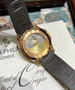 Patek Philippe Aquanaut 5167 18K Gold Wrapped Chocolate Dial 40mm (3)