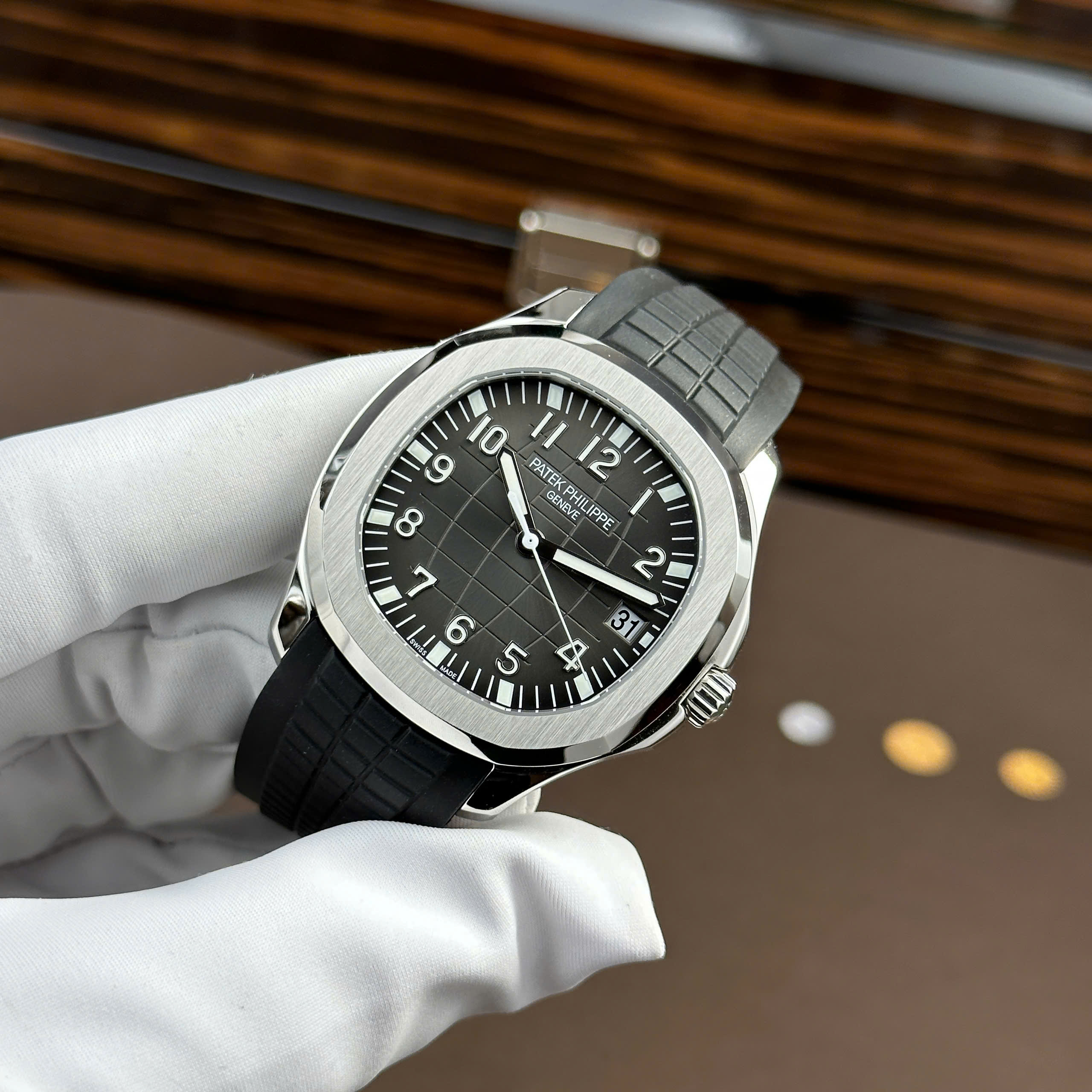 Patek Philippe Aquanaut 5167 Gray Dial Best Replica Watch Custom Like Auth 40mm (2) Patek Philippe Aquanaut 5167 Gray Dial Best Replica Watch Custom Like Auth 40mm (2)