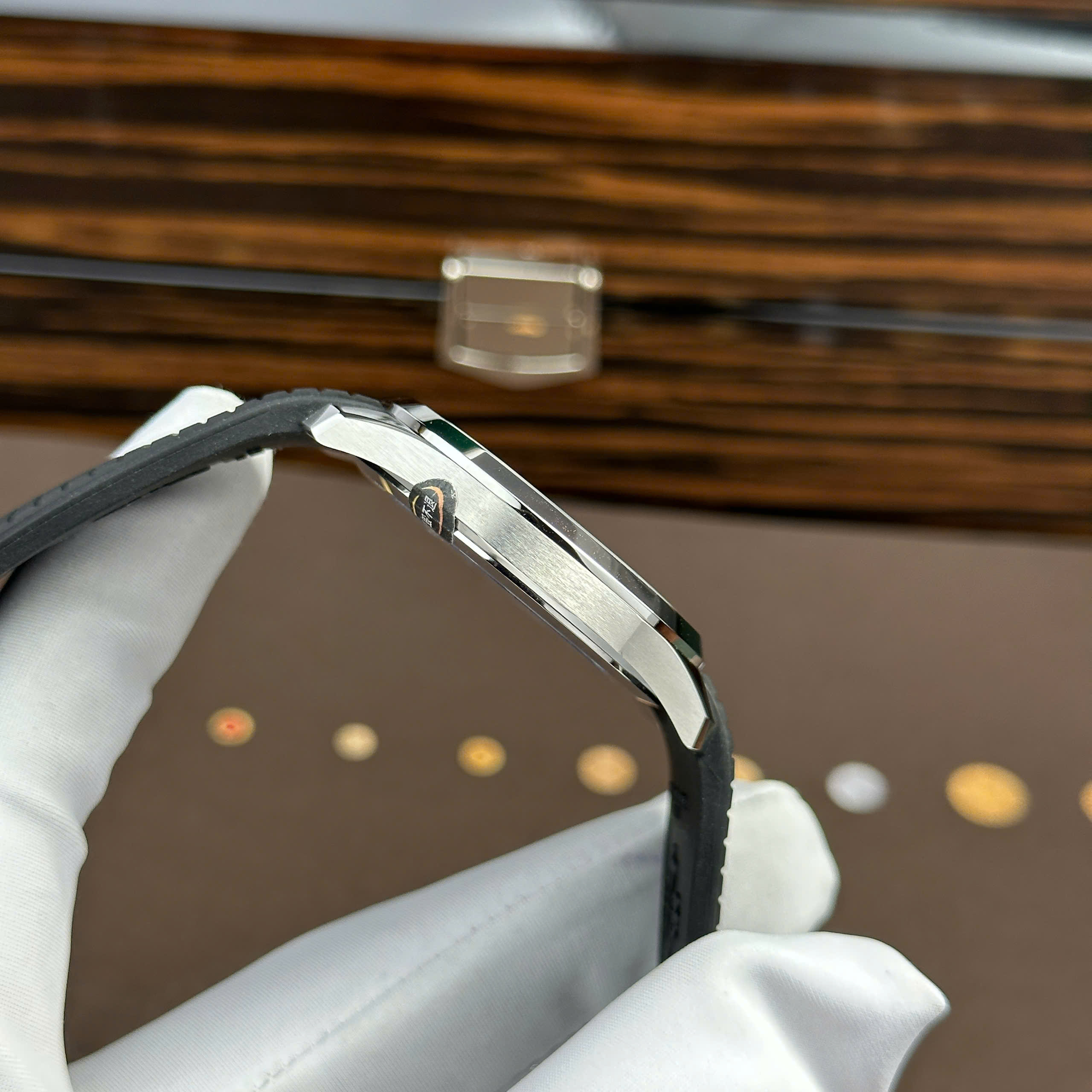 Patek Philippe Aquanaut 5167 Gray Dial Best Replica Watch Custom Like Auth 40mm (9) Patek Philippe Aquanaut 5167 Gray Dial Best Replica Watch Custom Like Auth 40mm (2)