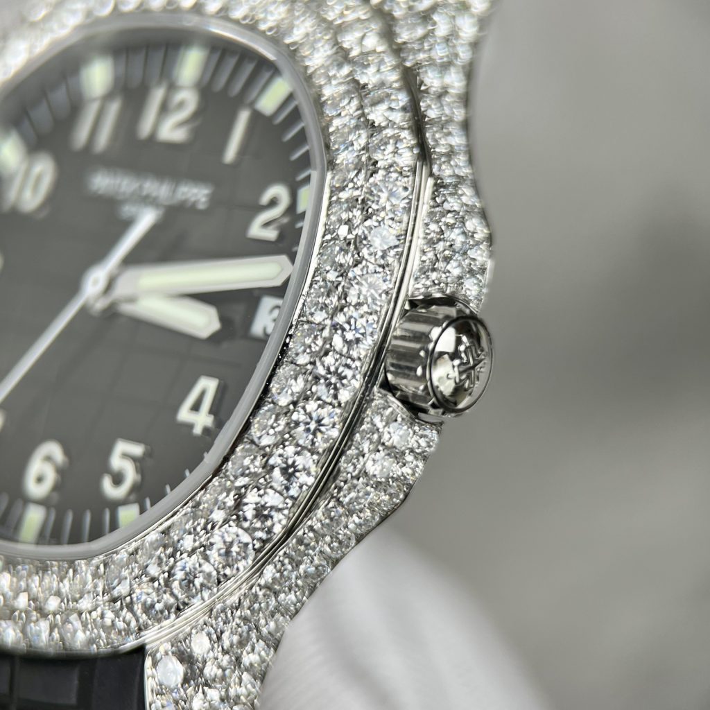 Patek Philippe Aquanaut 5167A Full Diamonds Black Dial Replica 40mm (1)