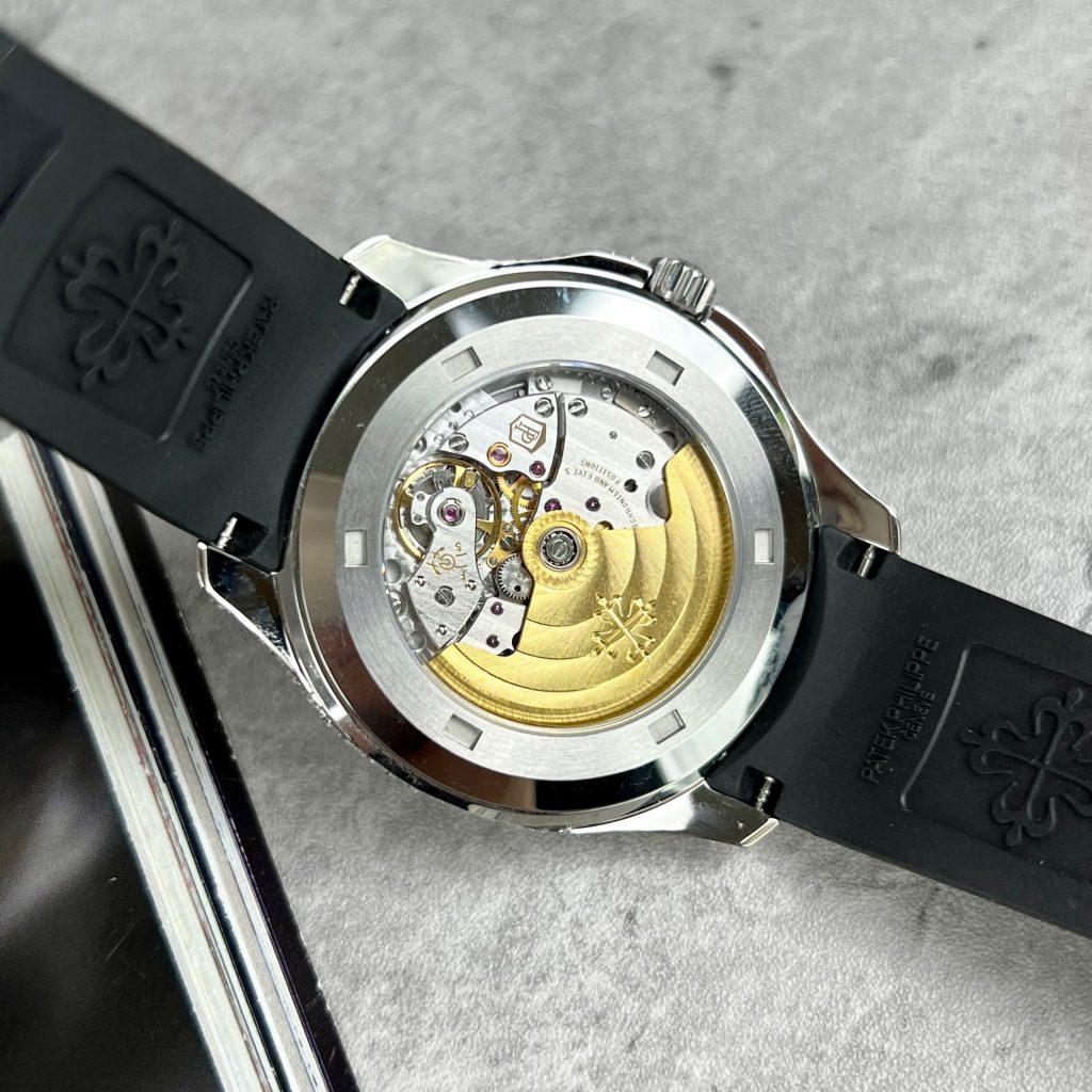 Patek Philippe Aquanaut 5167A Full Diamonds Black Dial Replica 40mm (1)