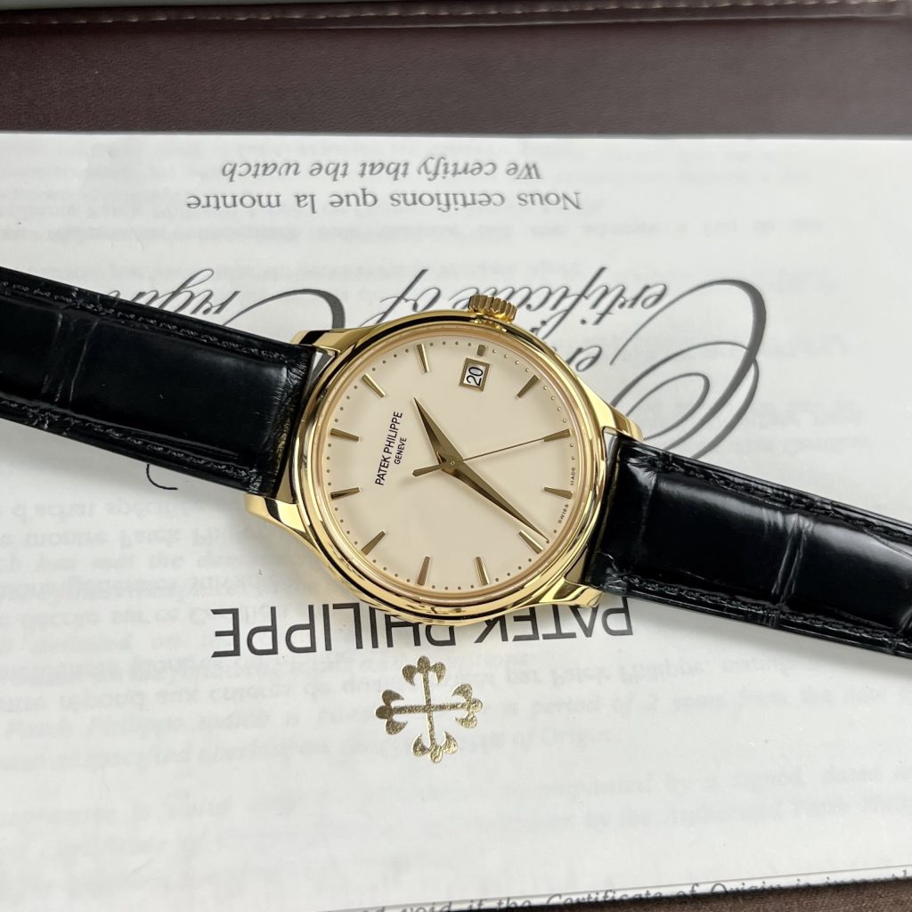Patek Philippe Calatrava 5227J Gold Wrapped Best Replica 39mm (2)