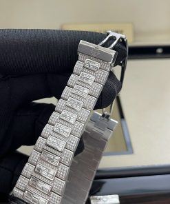 Patek Philippe Iced Out Nautilus 5719 Customs White Gold & CVD Diamonds Best Replica 40mm (4)