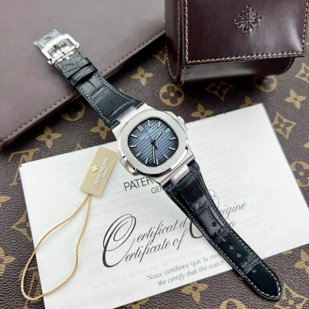 Patek Philippe Nautilus 5711 Replica Watches Leather Strap 3K Factory 40mm (5)