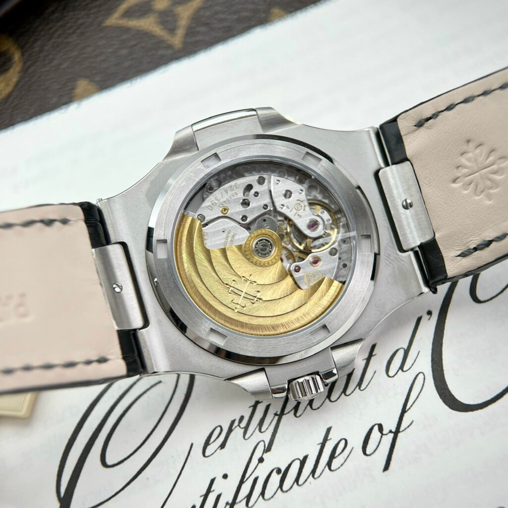 Patek Philippe Nautilus 5711 Replica Watches Leather Strap 3K Factory 40mm (5)