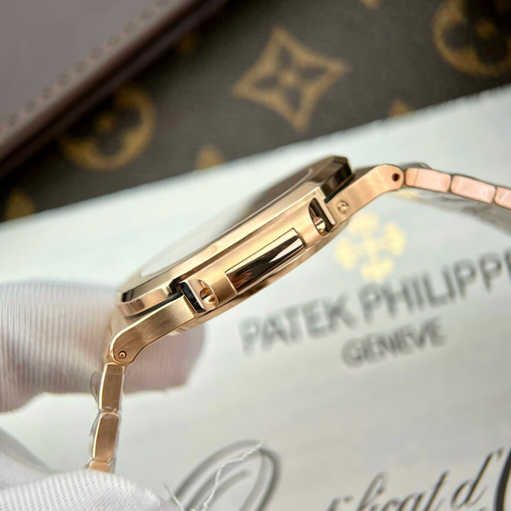 Patek Philippe Nautilus 5712 18K Gold Wrapped PPF Factory Replica Watches 40mm (11)