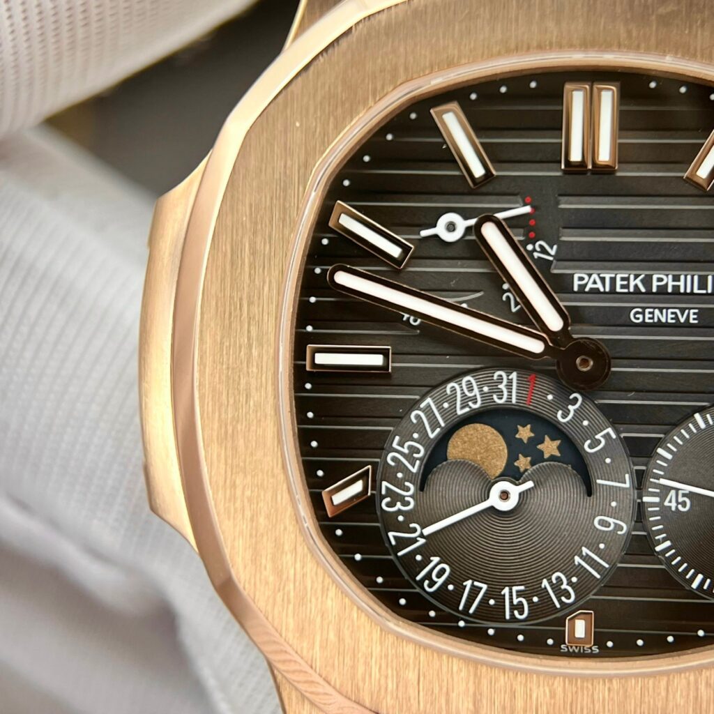 Patek Philippe Nautilus 5712 18K Gold Wrapped PPF Factory Replica Watches 40mm (11)