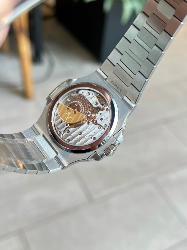 Patek Philippe Nautilus 5712 Replica Watches Best Quality PPF V2 40mm (1)