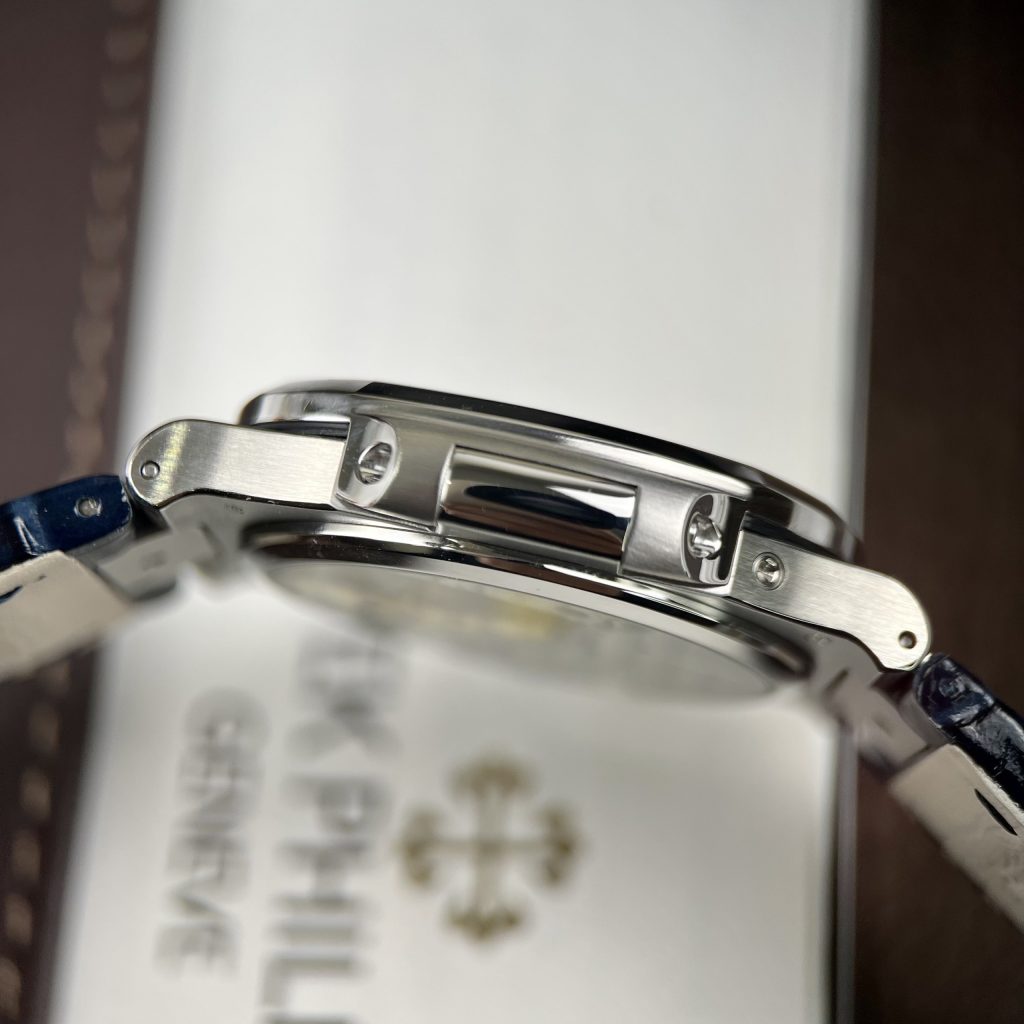 Patek Philippe Nautilus 5712 Replica Watches Blue Leather GR Factory 40mm (3)
