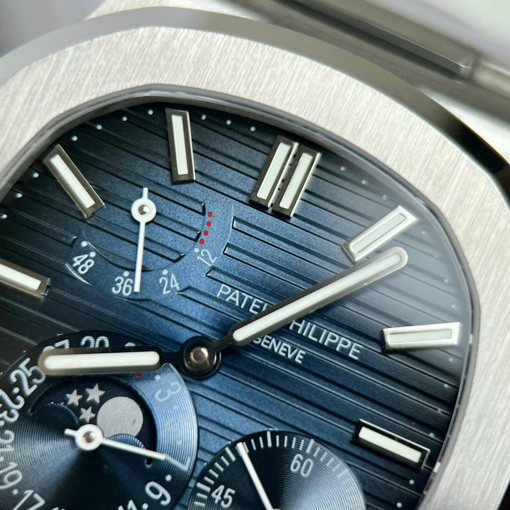 Patek Philippe Nautilus 5712 Replica Watches Stainless Steel GR Factory 40mm (1)