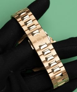 Patek Philippe Nautilus 5712 Rose Gold 18K Replica Watches Best Quality 40mm (2)