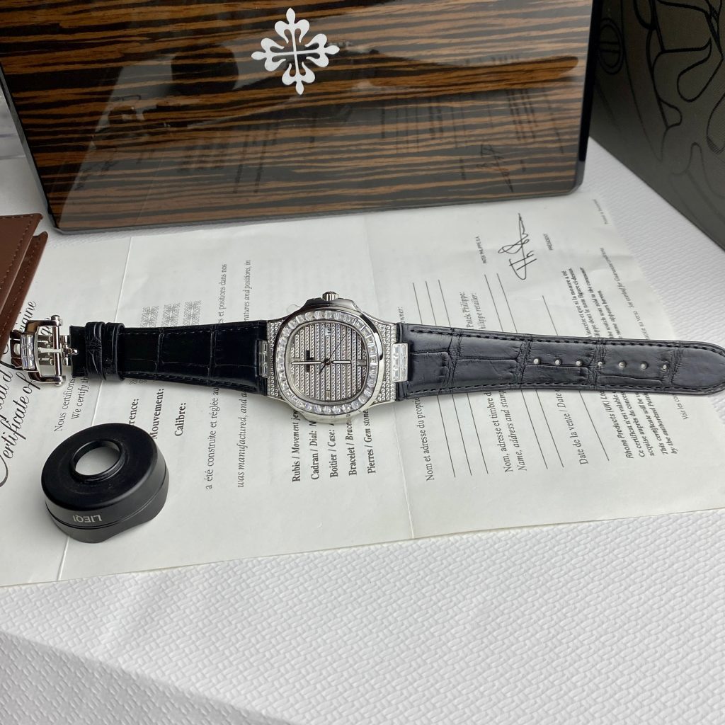 Patek Philippe Nautilus 5719 Full Diamonds Replica Watches Leather Men's 40mm (1)