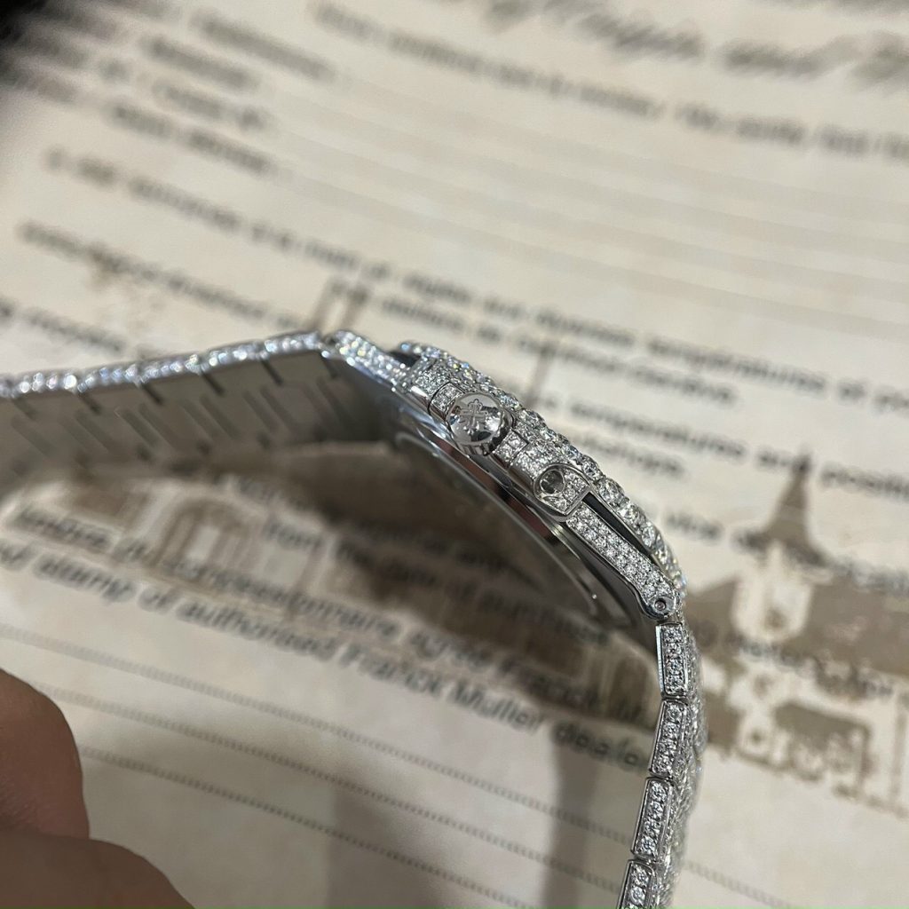 Patek Philippe Nautilus 5719 Iced Out Moissanite Best Replica Watch 40mm