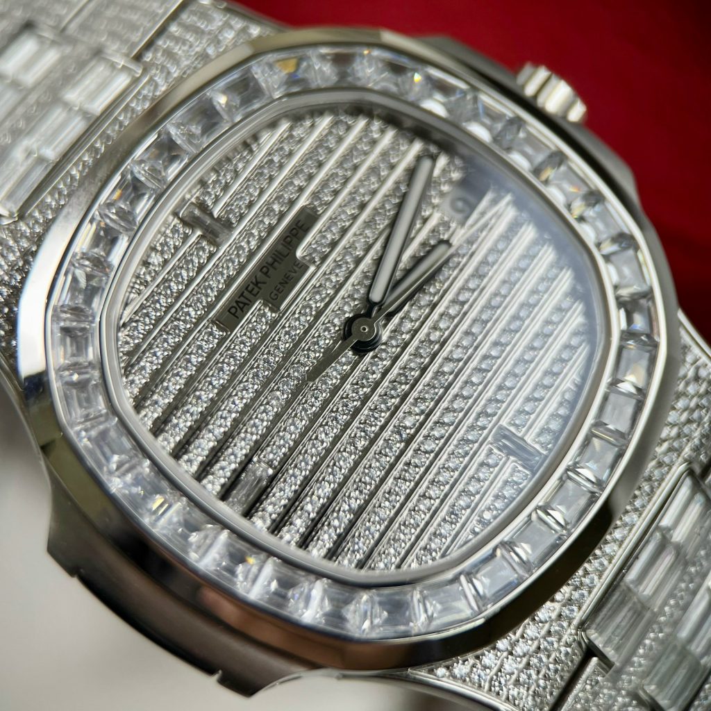 Patek Philippe Nautilus 5719G Full Diamonds Swarovski Replica 1:1 40mm
