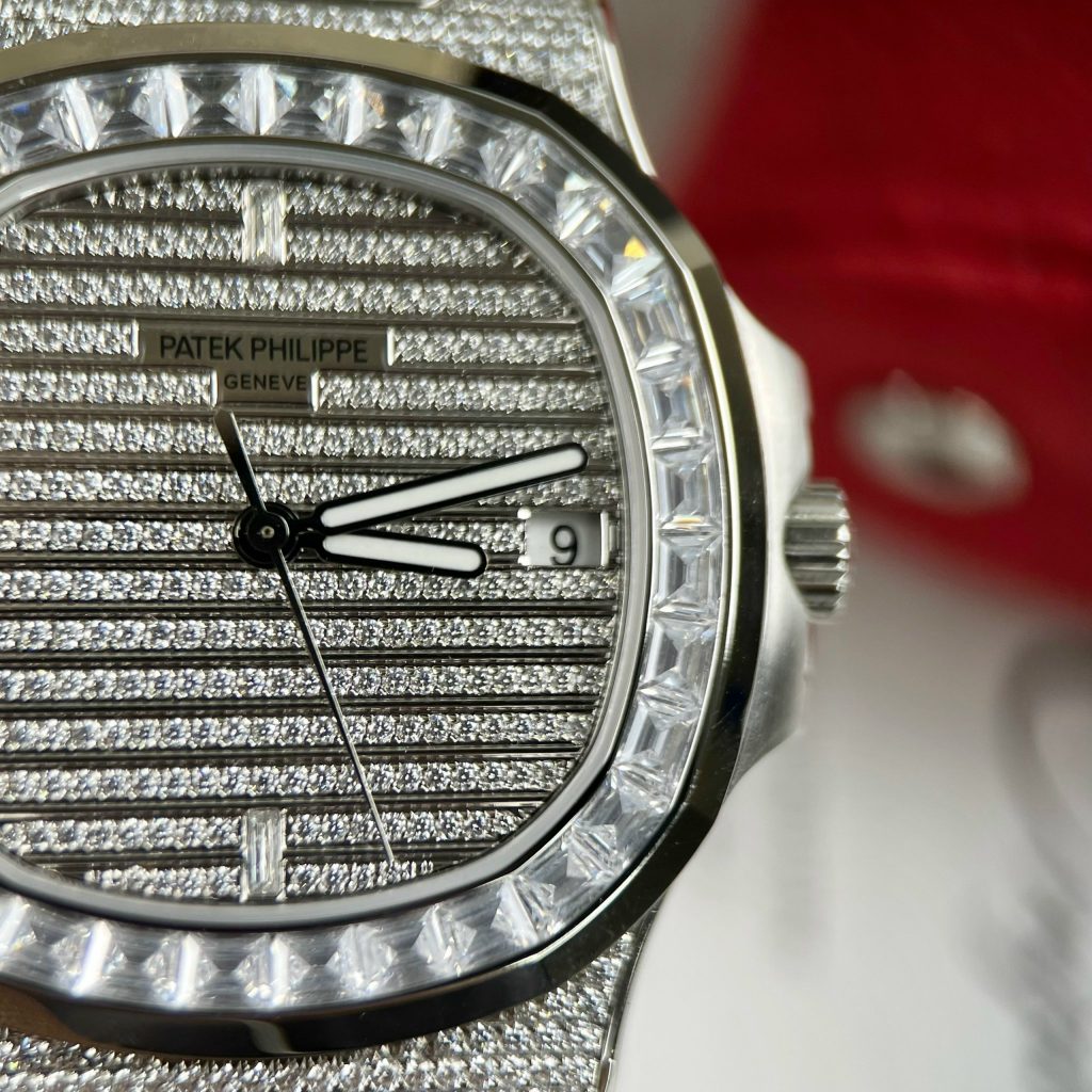 Patek Philippe Nautilus 5719G Full Diamonds Swarovski Replica 1:1 40mm