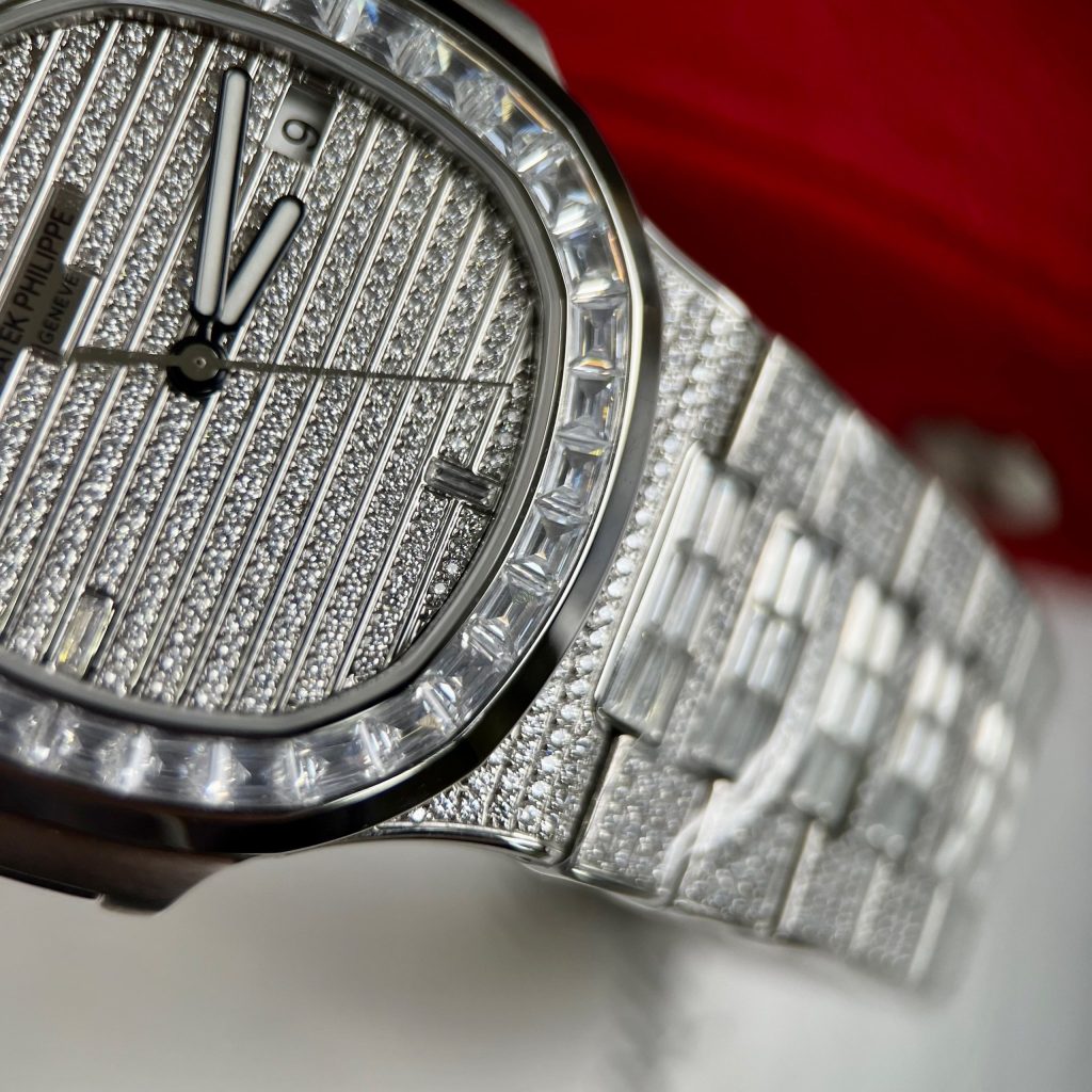 Patek Philippe Nautilus 5719G Full Diamonds Swarovski Replica 1:1 40mm