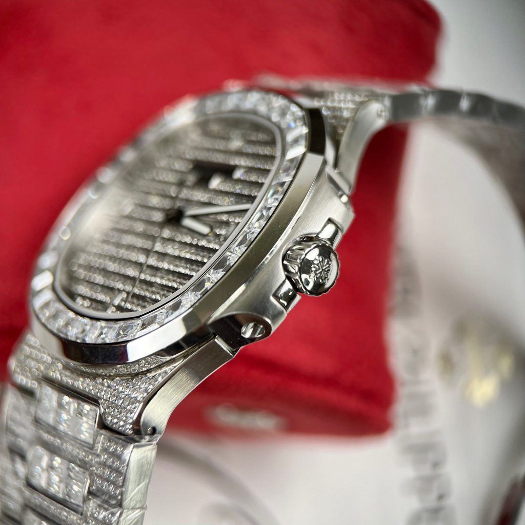Patek Philippe Nautilus 5719G Full Diamonds Swarovski Replica 1:1 40mm