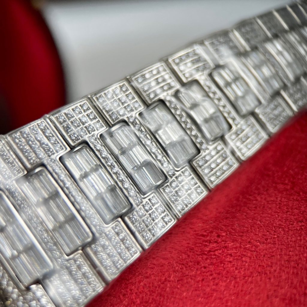 Patek Philippe Nautilus 5719G Full Diamonds Swarovski Replica 1:1 40mm