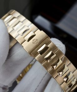 Patek Philippe Nautilus 5723 Customs Real Gold 18K & Natural Diamonds 40mm (8)