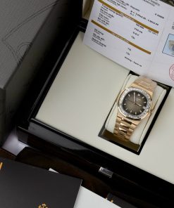 Patek Philippe Nautilus 5723 Customs Real Gold 18K & Natural Diamonds 40mm (8)