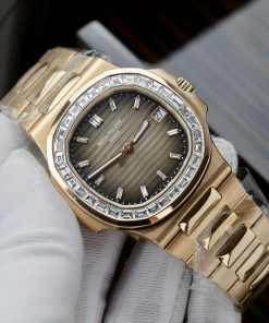 Patek Philippe Nautilus 5723 Customs Real Gold 18K & Natural Diamonds 40mm (8)