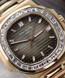 Patek Philippe Nautilus 5723 Customs Real Gold 18K & Natural Diamonds 40mm (8)
