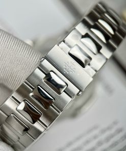 Patek Philippe Nautilus 5723 Replica Watch Green Dial Baguette Gemstones 3K 40mm (1)