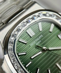 Patek Philippe Nautilus 5723 Replica Watch Green Dial Baguette Gemstones 3K 40mm (1)